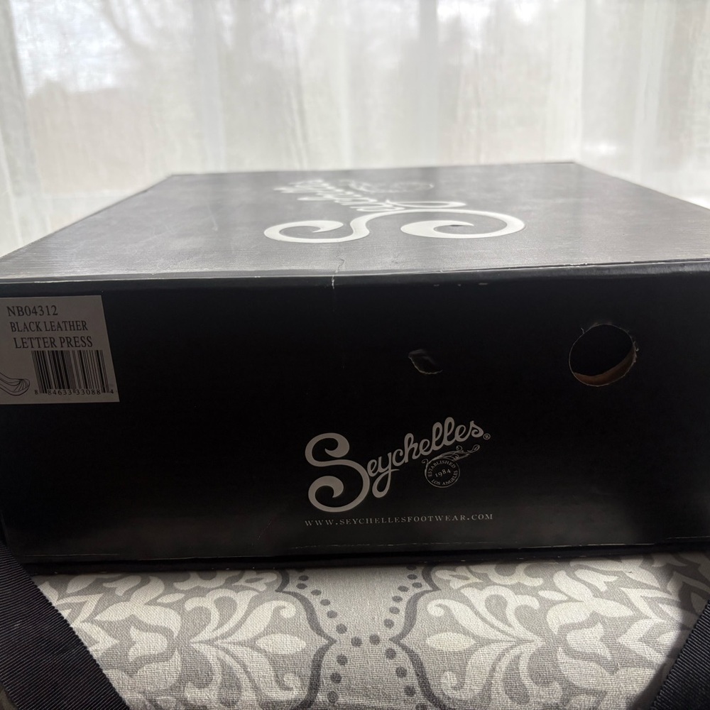 Seychelles Black Heels with Floral Lining - Picture 11 of 12